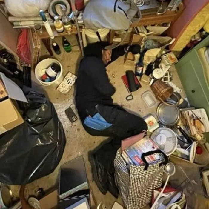 Hromadit věci pro pocit bezpečí vede k osamocení